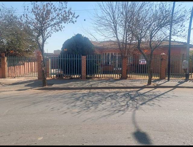 3 BEDROOM HOUSE FOR SALE IN WEST PORGES